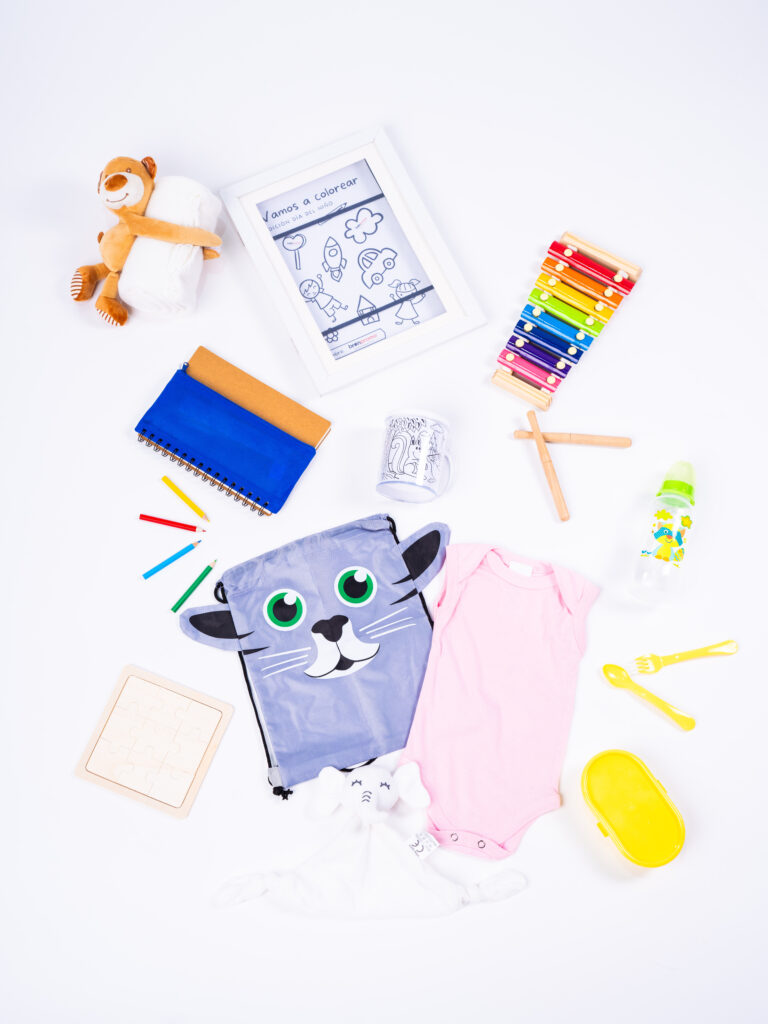 Promocionales personalizados para bebés y niños: bodies, loncheras, juguetes y útiles escolares para fidelizar tu marca con las nuevas generaciones.