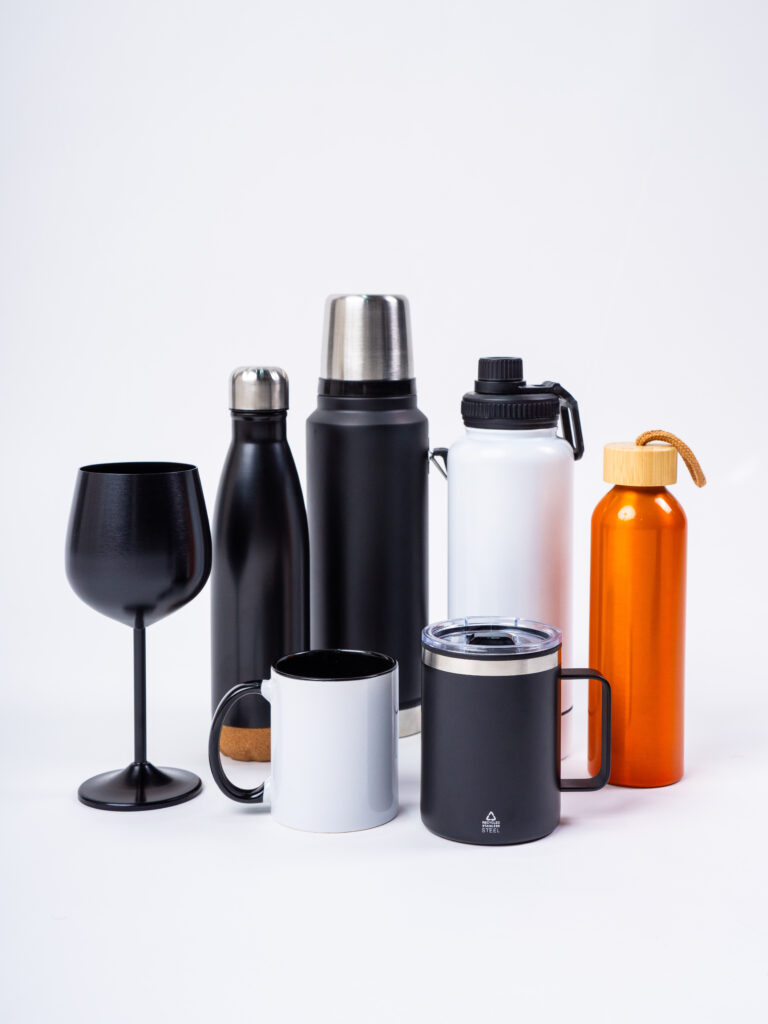 Artículos promocionales para bebidas: termos, pachones, botellas y tazas personalizadas para empresas y eventos corporativos.