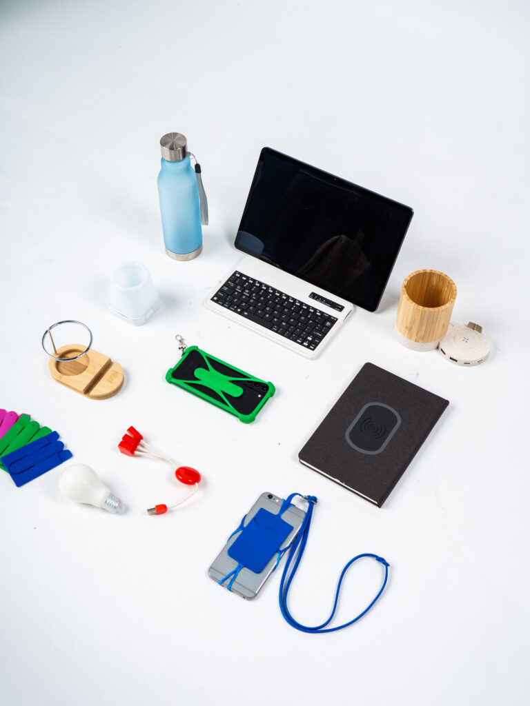 Promocionales personalizados para congresos y convenciones: kits de bienvenida, gadgets tecnológicos, material impreso y artículos promocionales para eventos empresariales.