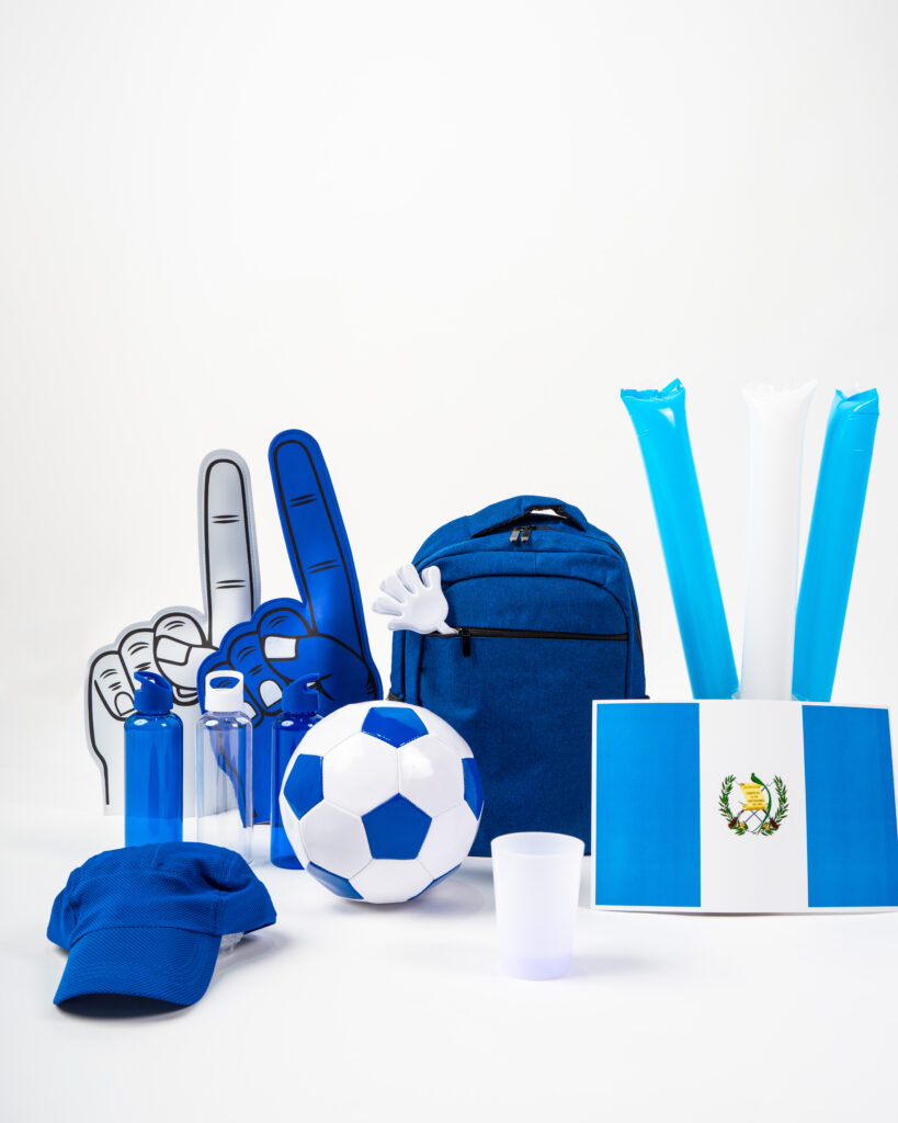 Artículos promocionales para el Día de la Independencia: banderas, mochilas, gorras y accesorios patrióticos para celebrar con orgullo.